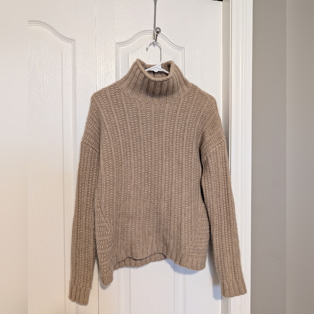 Garnet Hill Oatmeal/Beige Cashmere Turtleneck Sweater XS